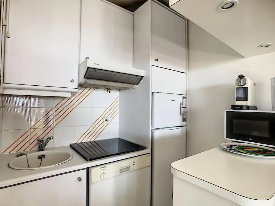 Appartement Perle Rare 2 Pieces Au Pied De La Plage Et Piscine Residence Mandelieu France
